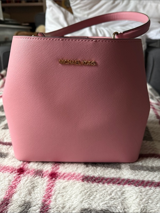 Michael Kors Handbags - Michael Kors Pink Saffiano Bucket Shoulder Bag